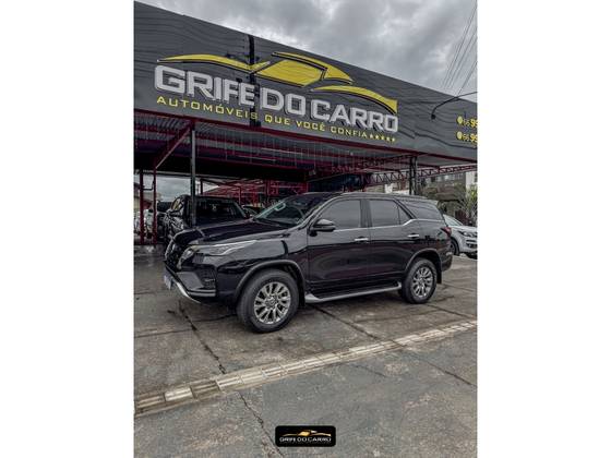 TOYOTA HILUX SW4 2.8 D-4D TURBO DIESEL SRX 4X4 AUTOMÁTICO